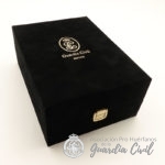 ESTUCHE MENINA CON PEANA NEGRO