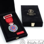 MEDALLA PROTECCION CIVIL  PLATA  DISTINTIVO ROJO - Imagen 3