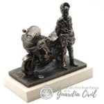 FIGURA TRAFICO CON MOTO Y LOGO GRANDE - Imagen 2