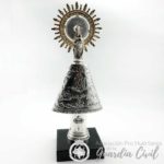 VIRGEN CON MANTO DE RESINA CON BAÑO DE PLATA  50 CMS - Imagen 3