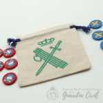 Tres en raya de madera contrachapada presentado en bolsa de algodón con logo - Imagen 4