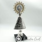 VIRGEN CON MANTO DE RESINA CON BAÑO DE PLATA  50 CMS - Imagen 4