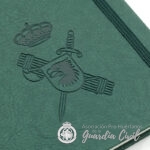 Cuaderno Clásico con Hojas Lisas, Tapa Dura ,tamaño A-5  C/escudo en seco LOGO INFORMACION - Imagen 2