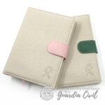 AGENDA 2027, COLOR BEIGE + RECAMBIO  PAGINA DIA (18 X 25) CON TRABILLA CON IMAN, COLOR VERDE - Imagen 4