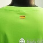 CAMISETA 100 POLIESTER DE 135 GR COLOR VERDE MANGA CORTA LOGO GC Y BANDERA - Imagen 2