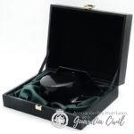 ESTUCHE CON TRICORNIO MINI DE CHAROL. ESTUCHE COLOR NEGRO CON HAZ DE LICTORES  EN DORADO.