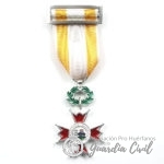 MEDALLA  CRUZ DE  PLATA DE LA ORDEN DE ISABEL LA CATOLICA