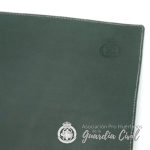 VADE DE MESA C/ESCUDO SECO PERSONALIZADO IMATACION POLIPIEL VERDE DE 40 X 53 - Imagen 3