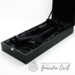 ESTUCHE PARA FIGURA GRANDE  , EN NEGRO  CON HAZ DE LICTORES  EN DORADO.  (45 X 19 X 10,5 cm) - Imagen 2