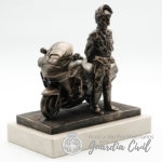 FIGURA TRAFICO CON MOTO Y LOGO - Imagen 2