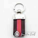 LLAVERO PIEL MARRON ELASTICO ROSA CON LOGO GC - Imagen 2