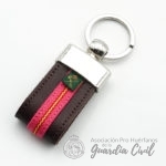LLAVERO PIEL MARRON ELASTICO ROSA CON LOGO GC