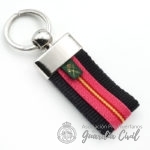 LLAVERO LONA NEGRA, ROSA Y BANDERA - Imagen 2