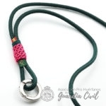 PORTA LLAVES / LANYARD VERDE BOTELLA CON ROSA - Imagen 2
