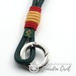 PORTA LLAVES / LANYARD VERDE BOTELLA BANDERA ROJO Y AMARILLO - Imagen 2