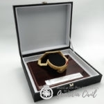 ESTUCHE CON METOPA DE TRICORNIO GALA, EN COLOR NEGRO CON HAZ DE LICTORES  EN DORADO
