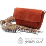 BOLSO CON CIERRE IMÁN EN ANTE, CREMALLERA INTERIOR Y CINTA  BANDOLERA MULTICOLOR. - Imagen 2