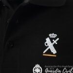 POLO  COLOR  NEGRO  TALLA M, CON LOGO HL. - Imagen 3