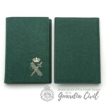 Agenda de bolsillo verde  C/escudo dorado,año 2027.